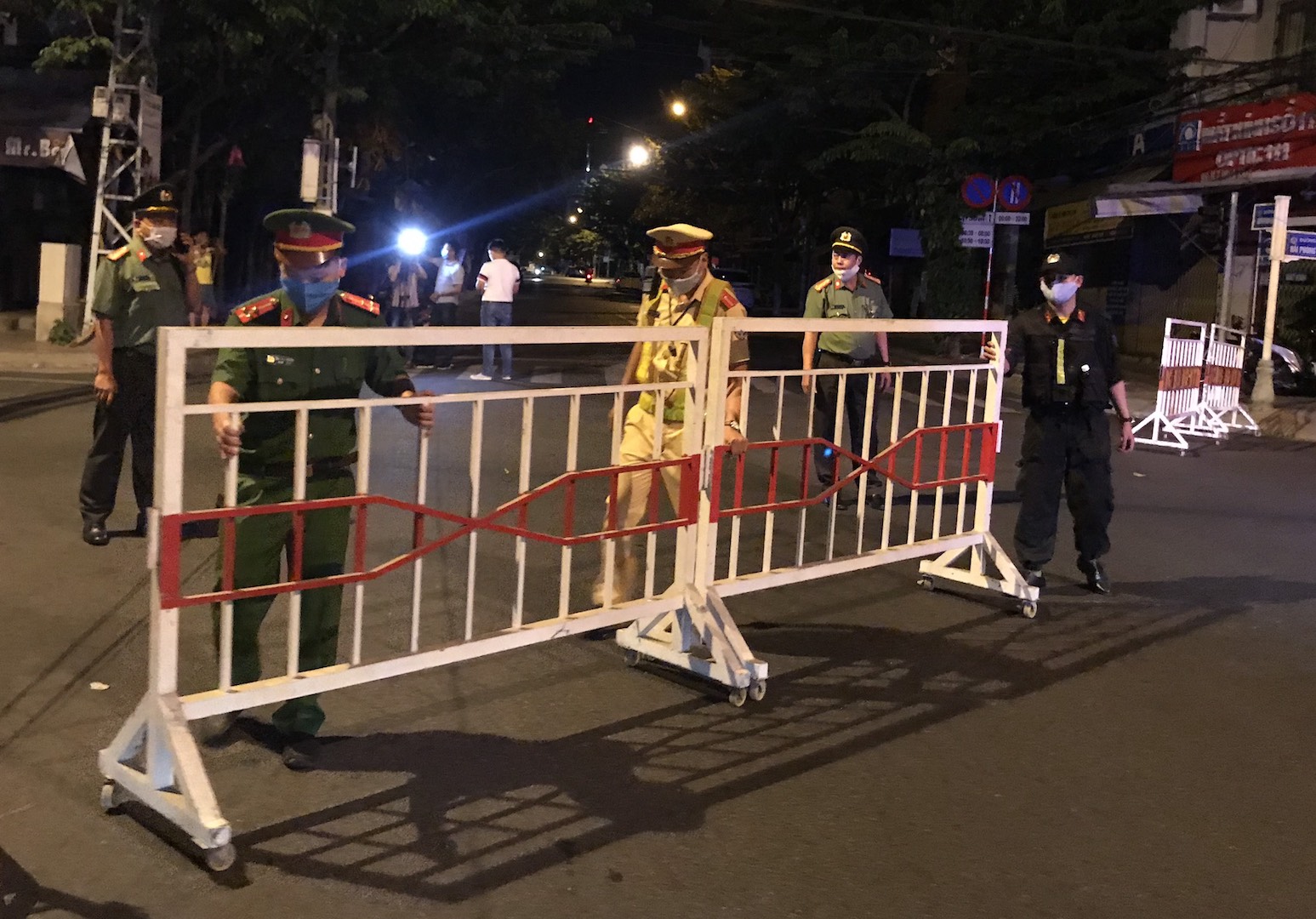 Một khu vực được phong tỏa trước đó - Ảnh: VGP/Lưu Hương