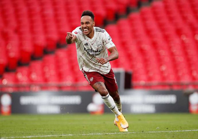 Aubameyang quyết định tiếp tục gắn b&oacute; với Arsenal