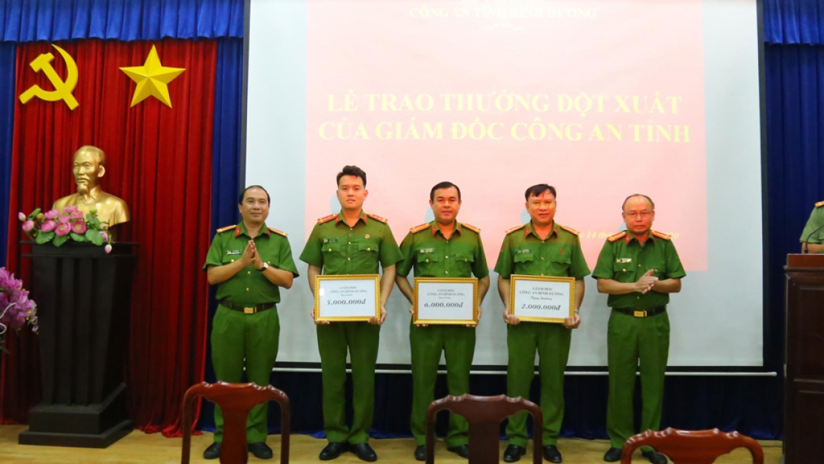 Công an tỉnh Bình Dương khen thưởng các đơn vị nghiệp vụ