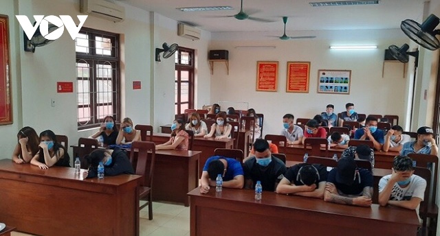 Qua test nhanh với que thử, trong tổng số 36 đối tượng bị bắt giữ có 27 đối tượng dương tính với chất ma túy