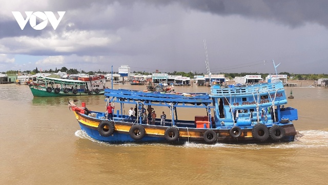 Chuyển đổi nghề đánh bắt là cần thiết nhưng không phải hộ dân nào cũng đủ điều kiện để chuyển đổi.
