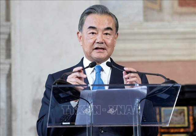 Bộ trưởng Ngoại giao Trung Quốc Vương Nghị trong cuộc họp báo tại Rome, Italy, ngày 25/8/2020. Ảnh: AFP/TTXVN