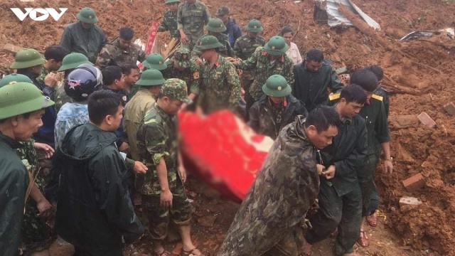 Lực lượng cứu hộ cứu nạn tìm thấy thi thể cán bộ, chiến sĩ Đoàn Kinh tế- Quốc phòng 337 gặp nạn tại Quảng Trị