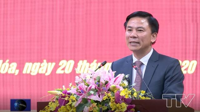 đồng chí Đỗ Trọng Hưng, Bí thư Tỉnh ủy, Trưởng đoàn ĐBQH Thanh Hóa phát biểu tại hội nghị.
