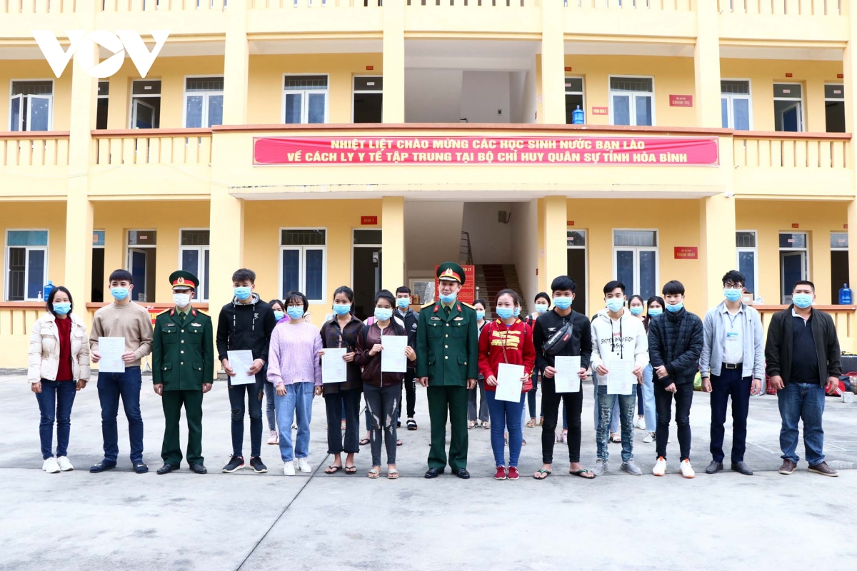 20 sinh viên Lào hoàn thành thời gian cách ly phòng dịch COVID-19 tại Hòa Bình.