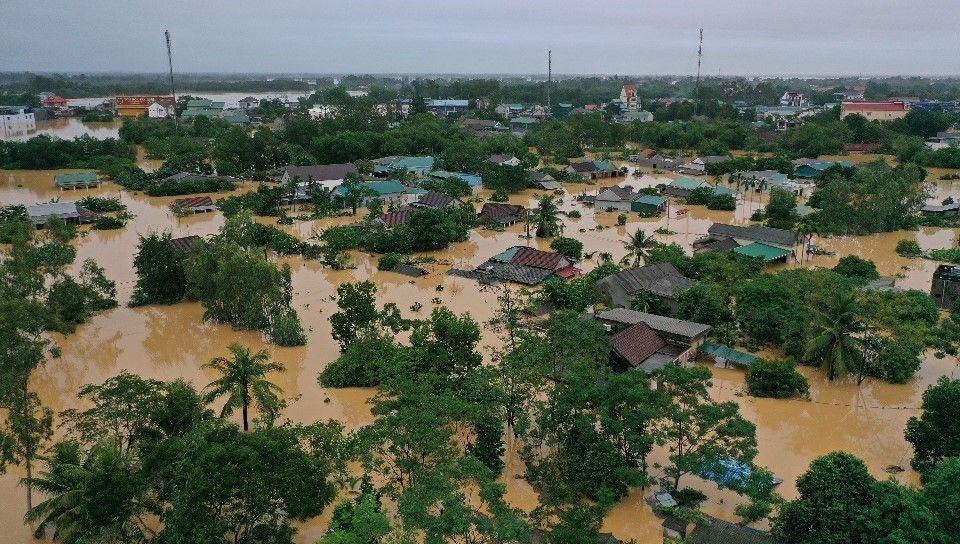 Thủ tướng yêu cầu các Bộ, ngành, địa phương tiếp tục triển khai thực hiện quyết liệt, đồng bộ các nhiệm vụ, giải pháp khắc phục hậu quả thiên tai, phục hồi sản xuất