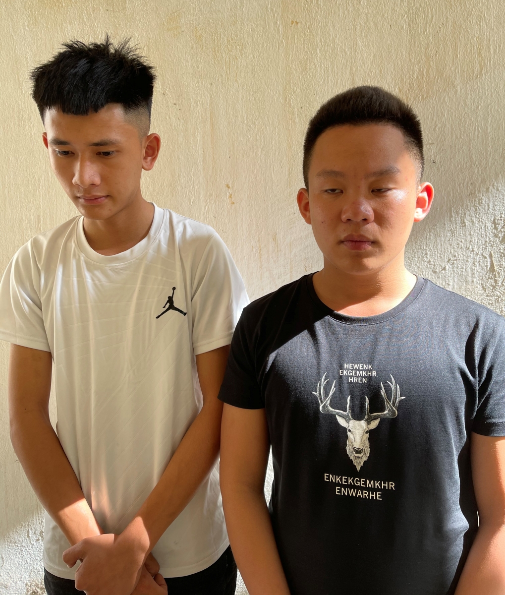 Lê Văn Thành và Lê Văn Quang tại cơ quan công an. Ảnh: Công an Thanh Hóa
