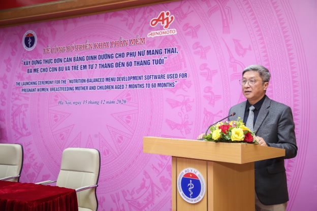 Thứ trưởng Bộ Y tế Nguyễn Trường Sơn phát biểu tại buổi lễ