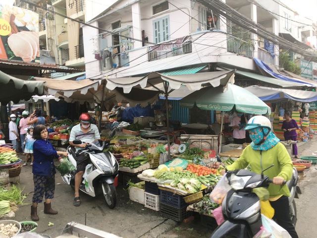 Nhiều chợ ở TPHCM bán ớt với giá 150.000 đồng/kg. Ảnh: Đại Việt