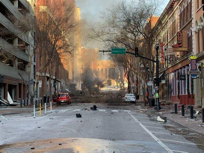 Hiện trường đổ nát sau vụ nổ ở Nashville, bang Tennessee (Mỹ) ngày 25/12/2020. Ảnh: AFP/TTXVN