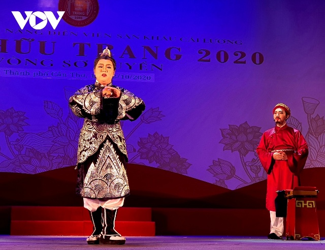 Nghệ sĩ trẻ Trần Vạn, sinh hoạt tại Hội nghệ sĩ sân khấu Cần Thơ luôn hết mình vì đam mê với bộ môn nghệ thuật sân khấu cải lương.