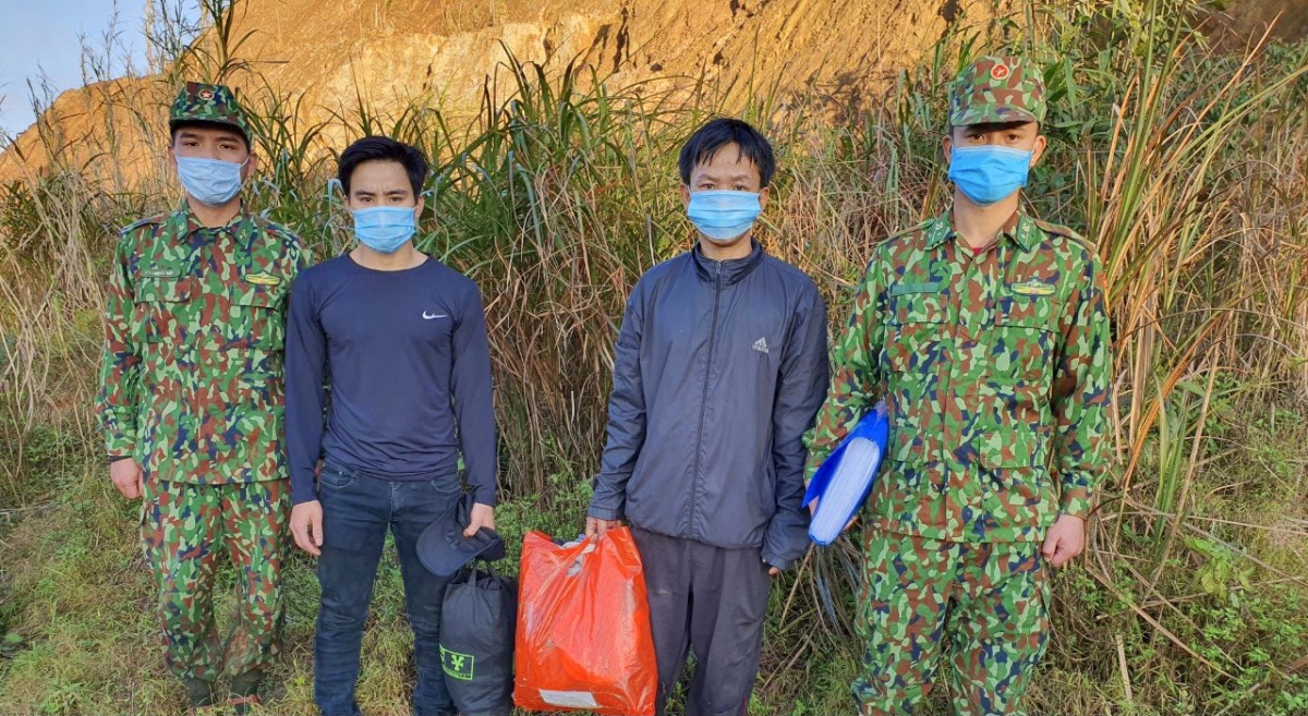 Lực lượng Biên phòng cửa khẩu Nam Giang, tỉnh Quảng Nam bắt giữ 2 người nhập cảnh trái phép.