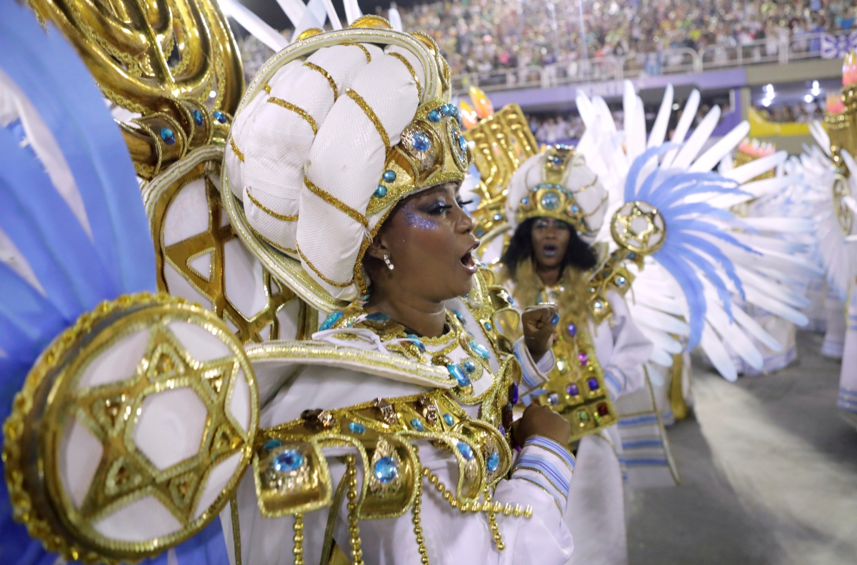 Vũ công samba biểu diễn trong lễ hội Carnival Rio de Janeiro, hồi tháng 2 năm ngoái. Nguồn: Reuters