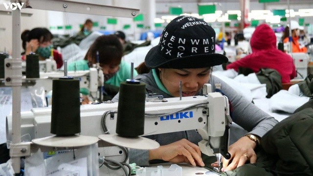 Tổng Liên đoàn lao động Việt Nam đang đề xuất tăng lương tối thiểu vùng từ 1/1/2021. 