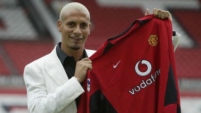 Rio Ferdinand trong ngày ra mắt MU (Ảnh: Getty).