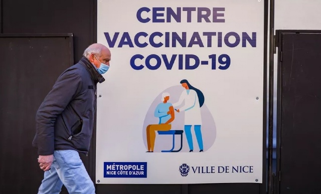 Trung tâm tiêm chủng vaccine Covid-19. (Ảnh: France Info)