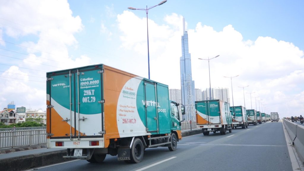 Hiện tại Viettel Post có hơn 800 xe kết nối đến các tuyến huyện, xã trên toàn quốc. Ảnh: VGP/Minh Thi 