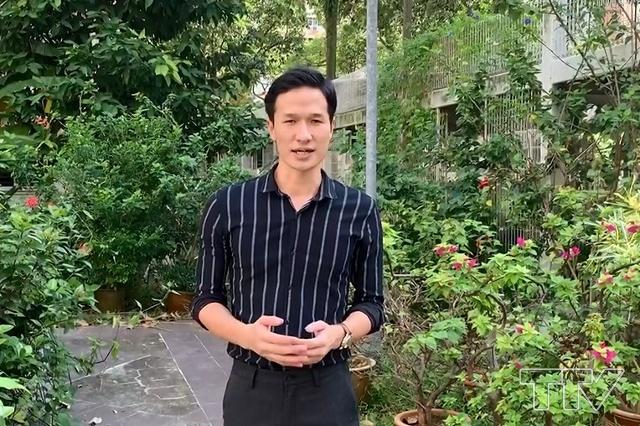 Anh Nguyễn Văn Huy, sinh sống và làm việc tại Singapor: Là một người con của Hậu Lộc, Thanh Hóa, hiện tại tôi đang sinh sống và làm việc tại Singapor. Về tình hình dịch bên này thì đã được chính phủ Singapor kiểm soát rất tốt, không còn những ca nhiễm cộng đồng hay ổ dịch mới, đây thực sự là tin vui đối với tất cả mọi người, đặc biệt là những công dân Việt Nam nói chung và người Thanh Hóa nói riêng về hy vọng 2 nước sẽ sớm ký kết lại hiệp định về đường bay xanh cho phép công dân có thể di chuyển, đi lại về thăm người thân và gia đình sau hơn 1 năm dài dịch bệnh. Trước thềm xuân năm mới, tôi cũng như cộng đồng người Thanh Hóa sống và làm việc tại Singapor xin gửi lời chúc tốt đẹp nhất. Chúc cho Việt Nam bình tĩnh tự tin, cùng nhau đẩy lùi đại dịch bệnh COVID-19.