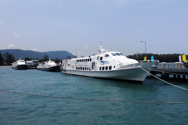 Theo lãnh đạo TP Phú Quốc lâu nay công tác kiểm tra thân nhiệt, nhắc nhở hành khách đeo khẩu trang tại các bến tàu khách vẫn luôn được duy trì.
