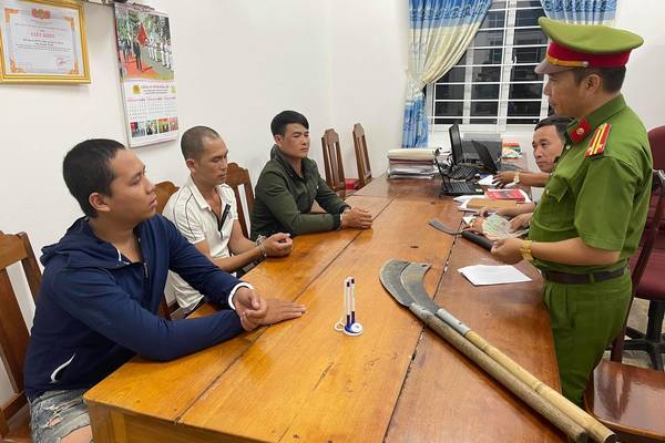 Bắt nhóm đối tượng chặn đường xe tải để cướp tài sản tại Đắk Lắk