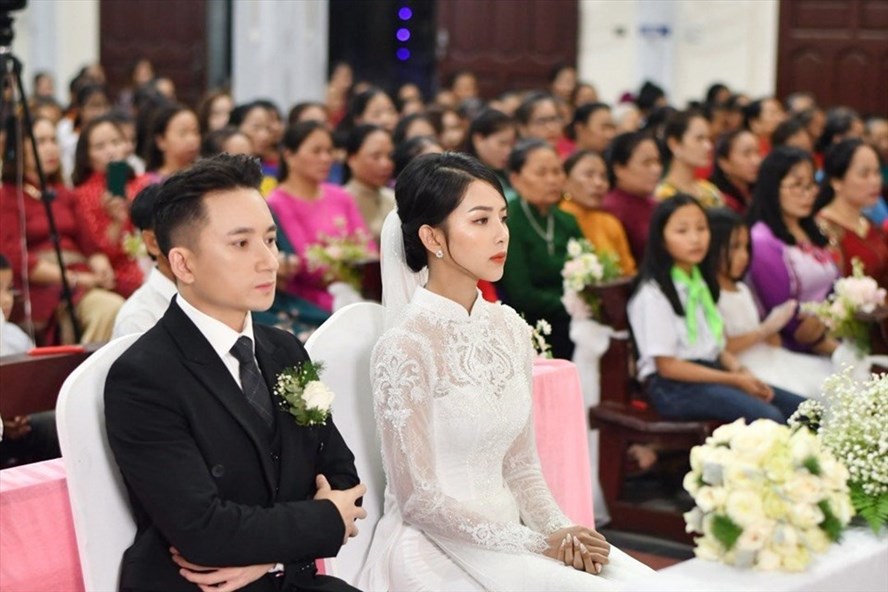 Hôn lễ của Phan Mạnh Quỳnh và Khánh Vy được tổ chức sau 2 lần hoãn vì Covid-19. Ảnh: Linh Nga Bridal.