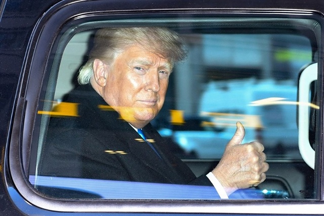 Cựu Tổng thống Mỹ Donald Trump tụt gần 300 bậc trong danh sách tỉ phú Forbes. Ảnh: AFP/Getty.