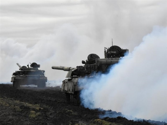 Nga và Ukraine đồng thời tổ chức tập trận trong bối cảnh quan hệ hai nước leo thang căng thẳng. (Ảnh: Reuters)