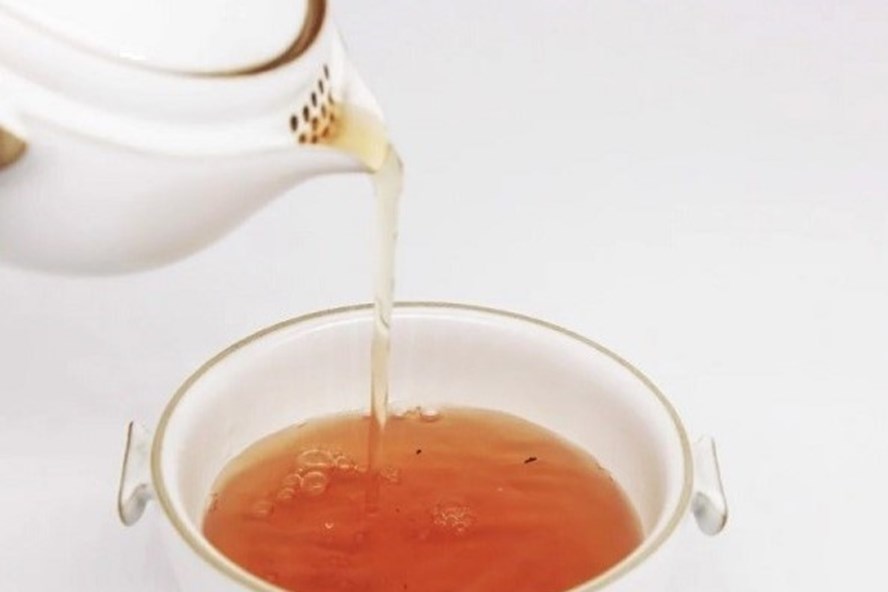 Pha ch&egrave; d&acirc;y uống h&agrave;ng ng&agrave;y sẽ gi&uacute;p thanh lọc cơ thể, mang đến một giấc ngủ ngon. Ảnh: Th&aacute;i Sơn