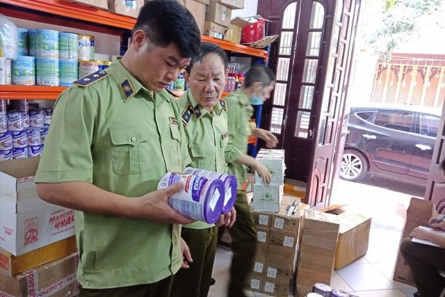 Gần 500 sản phẩm sữa bột, mỹ phẩm được lực lượng quản lý thị trường tỉnh Thái Bình phát hiện, tạm giữ. Ảnh Cục Quản lý thị trường tỉnh Thái Bình