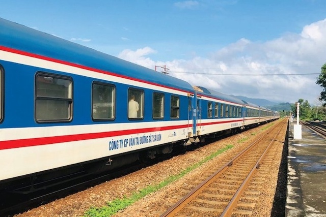 Từ ngày 17.6.2021 đường sắt sẽ chạy lại tàu khách Thống nhất SE3/SE4. Ảnh VNR