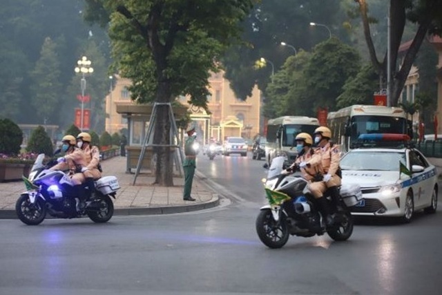 Xe đi làm nhiệm vụ trong tình trạng khẩn cấp và những điều cần biết. Ảnh: M.H