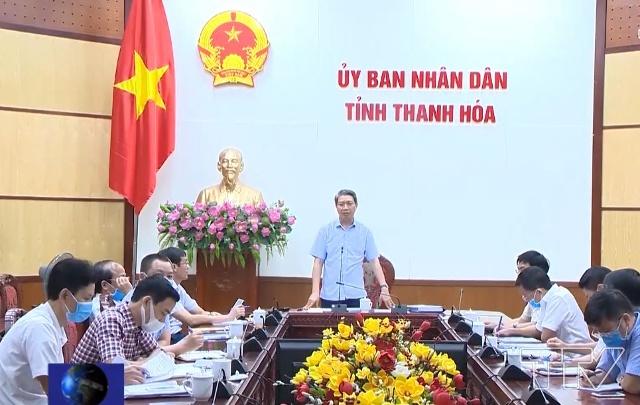 Đồng chí Phó Chủ tịch UBND tỉnh Lê Đức Giang phát biểu tại hội nghị