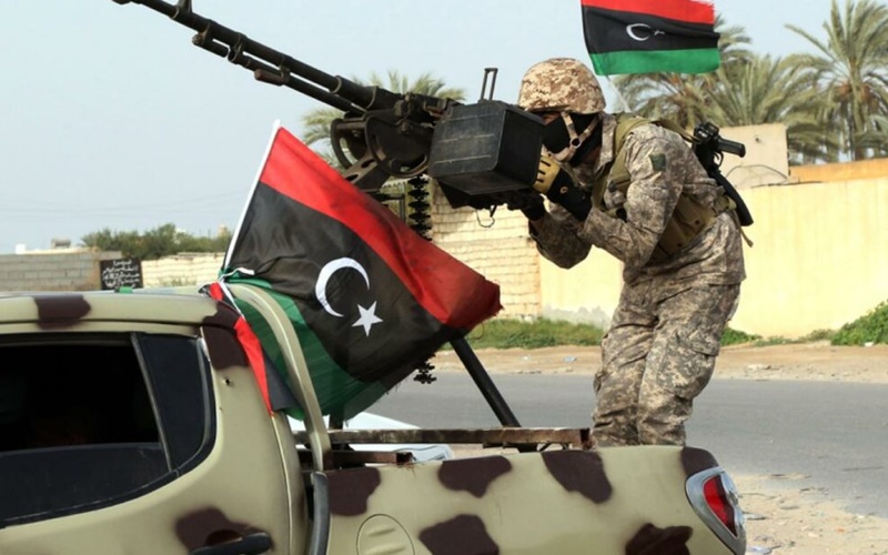 Ch&iacute;nh quyền Libya x&aacute;c nhận c&aacute;c lực lượng ch&iacute;nh phủ nước n&agrave;y đ&atilde; bắt giữ Embarak al-Khazimi, một nh&acirc;n vật cấp cao của IS. (Ảnh: AFP/TTXVN)