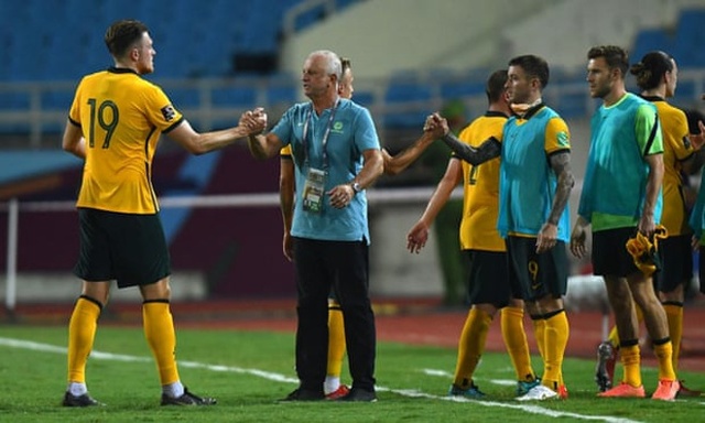 Tờ Guardian thừa nhận đội tuyển Australia đ&atilde; c&oacute; m&agrave;n tr&igrave;nh diễn thất vọng ở s&acirc;n Mỹ Đ&igrave;nh.