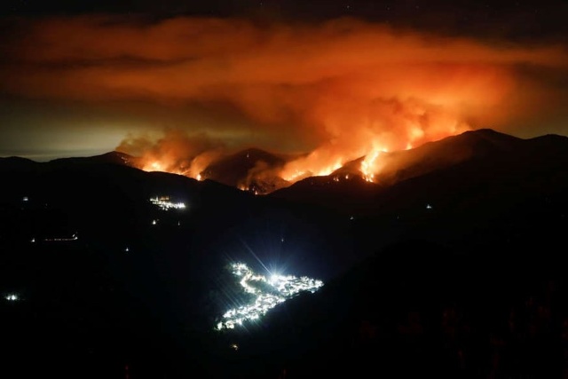 Cháy rừng trên núi Sierra Bermeja, thuộc tỉnh Malaga, Andalusia, Tây Ban Nha. Ảnh: Andalusian firefighter