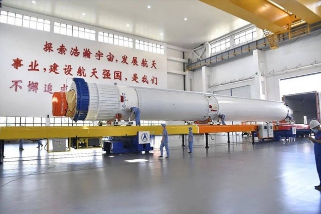 Tên lửa Trường Chinh 7 Y4 sẵn sàng phóng tàu chở hàng Thiên Châu 3 lên trạm vũ trụ Trung Quốc. Ảnh: CNSA