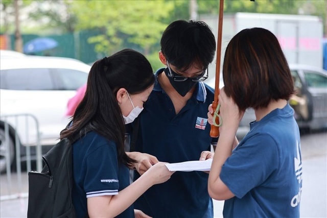 Thí sinh dự xét tuyển vào Học viện Tài chính. Ảnh: Hải Nguyễn