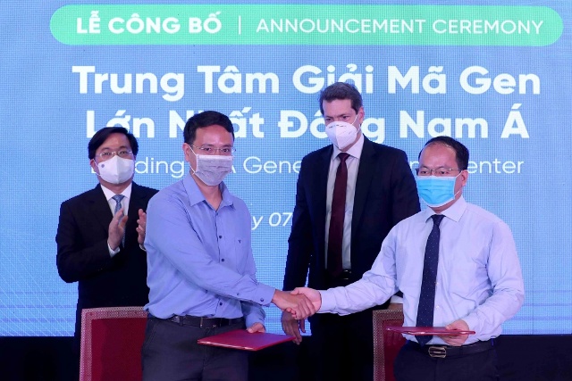 Ông Cao Anh Tuấn, người sáng lập Genetica bắt tay hợp tác với ông Vũ Quốc Huy, Giám đốc NIC