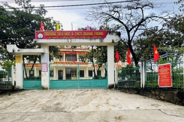 Hơn 15.000 học sinh các cấp tại thị xã Bỉm Sơn ( Thanh Hóa) tạm dừng đến trường sau khi phát hiện nhiều học sinh nghiễm COVID-19.