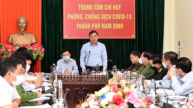Bí thư Tỉnh ủy Nam Định Phạm Gia Túc phát biểu chị đạo cuộc họp.