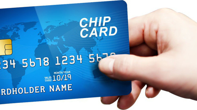 Thẻ ATM gắn chip có bảo mật cao hơn so với thẻ ATM cũ (Ảnh minh họa: KT)