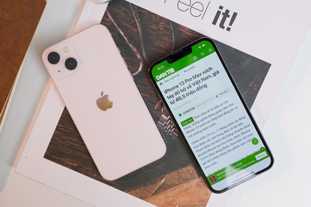 Theo chia sẻ từ các đại lý, lượng người dùng quan tâm đến iPhone 13 lớn hơn rất nhiều so với thế hệ tiền nhiệm (Ảnh: Thế Anh).