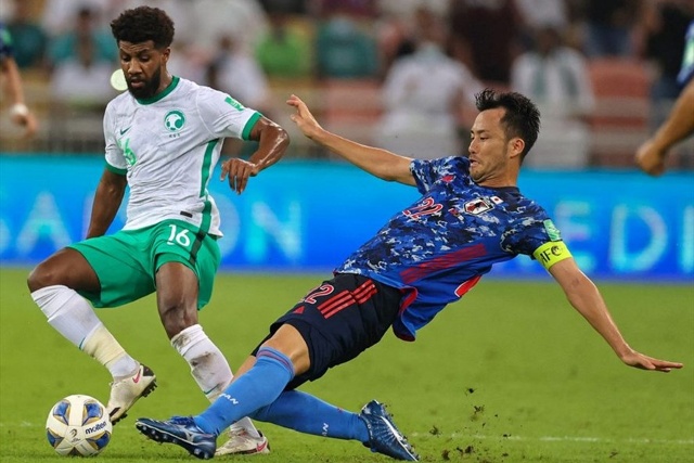 Maya Yoshida l&agrave; 1 trong những trụ cột của tuyển Nhật Bản hội qu&acirc;n muộn so với dự kiến. Ảnh: AFP