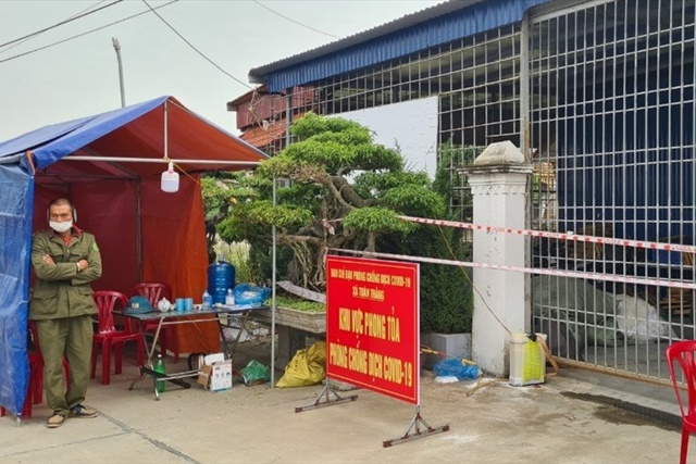 Xưởng may ở xã Toàn Thắng, huyện Tiên Lãng, Hải Phòng bị phong tỏa sau khi xuất hiện nhiều ca F0. Ảnh: ML
