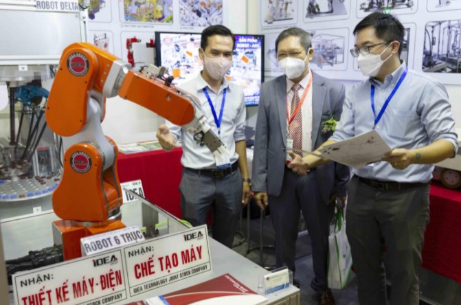 Triển lãm Vinamac EXPO 2021 vừa chính thức khai mạc tại TPHCM, và diễn ra đến hết ngày 18/12. Ảnh: VGP/Hiền Minh