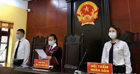 Đề xuất thay đổi trang phục xét xử của hội thẩm nhân dân từ bộ comple thay bằng áo choàng