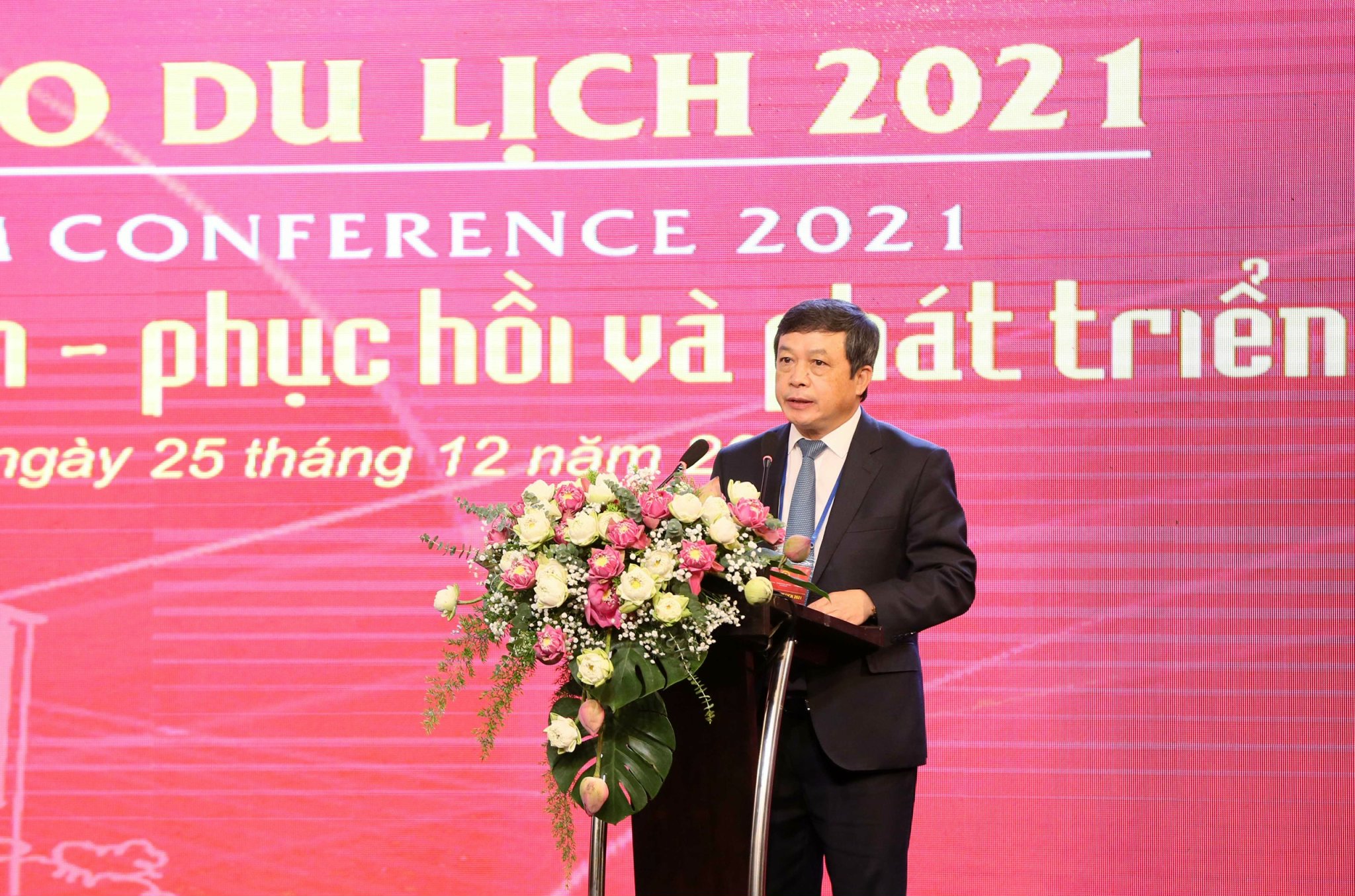 Thứ trưởng Bộ Văn hóa, Thể thao và Du lịch Đoàn Văn Việt phát biểu tại phiên khai mạc Hội thảo. Ảnh: VGP