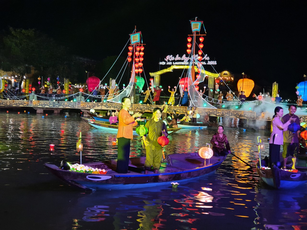 Lễ hội đèn lồng Hội An chào mừng năm mới đang đến gần. Ảnh: VGP/Lưu Hương