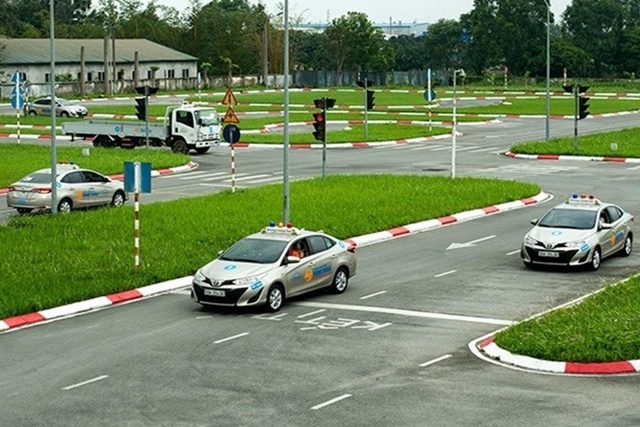 Kiến nghị lùi thời hạn lắp thiết bị giám sát học lái xe ôtô. Ảnh minh họa GT