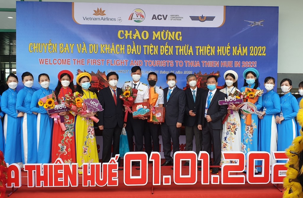 Ngành du lịch Thừa Thiên Huế đón những du khách đầu tiên năm 2022. Ảnh: VGP/Thế Phong
